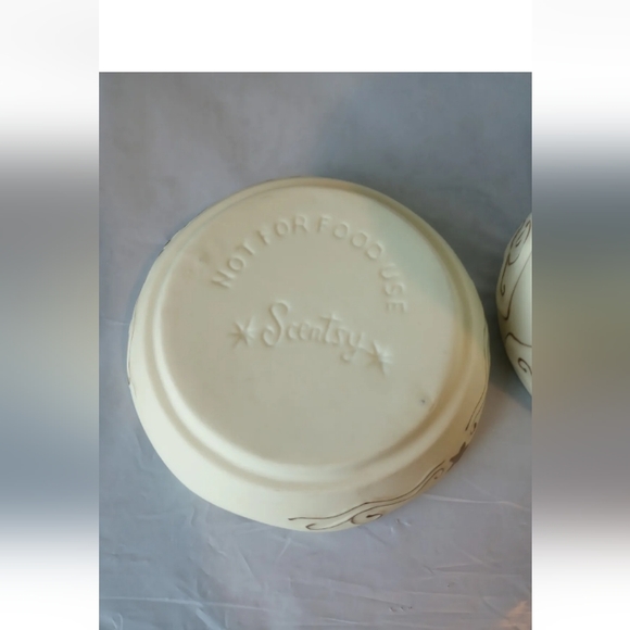 Scentsy Full Sized 'Heavenly' Warmer, Retired - Picture 8 of 10